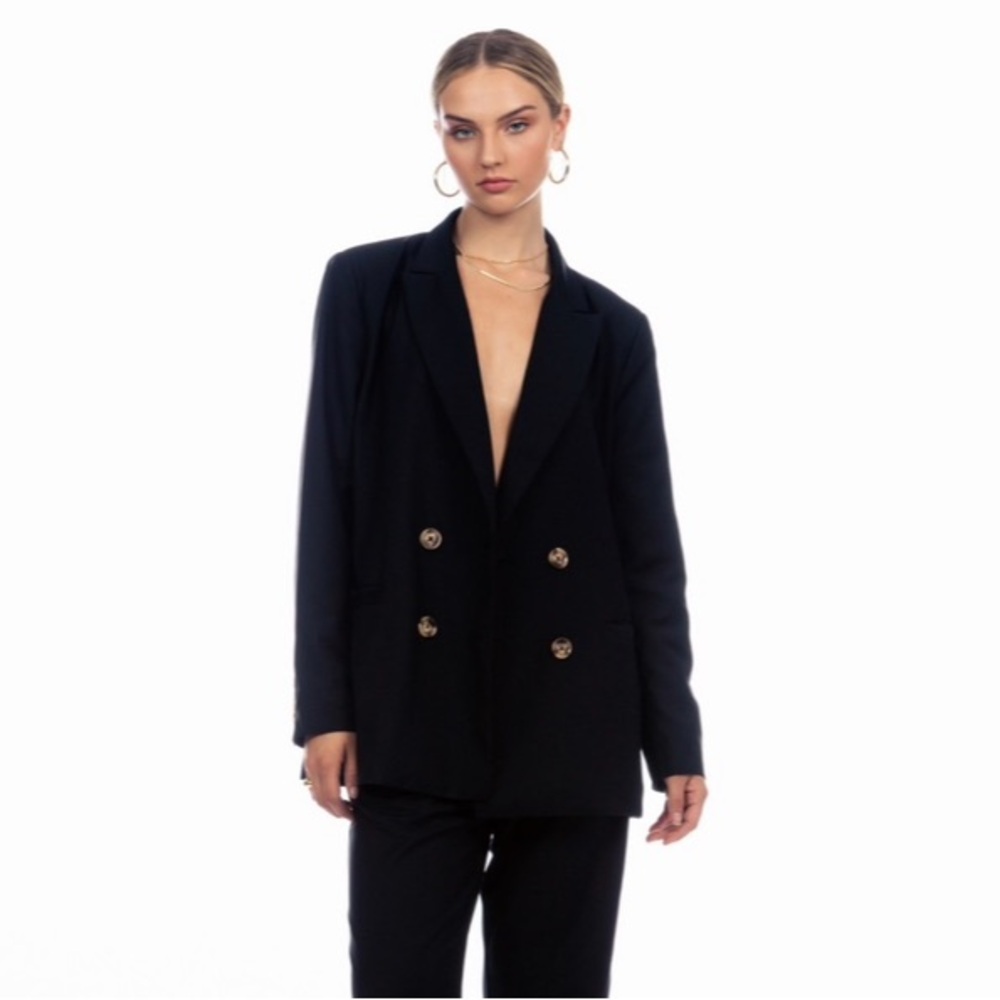 Chic Women's Black Double-Breasted Blazer